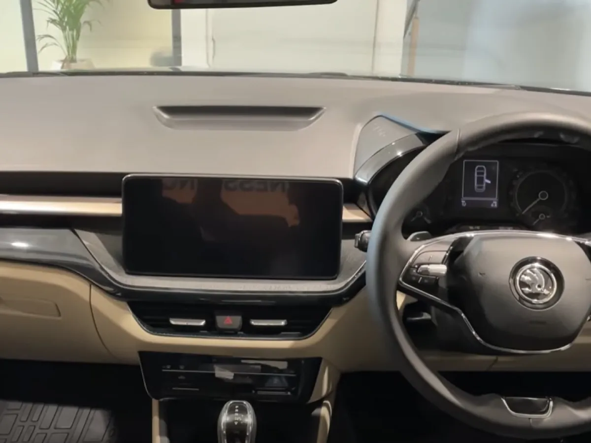 Skoda Slavia Signature AT